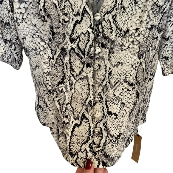 New Reformation Eliana Button Down Top In Snakeskin - Picture 5 of 10